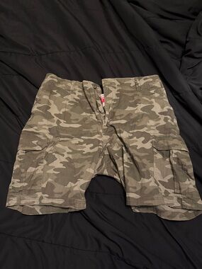 Men's Camouflage Cargo Shorts in Olive